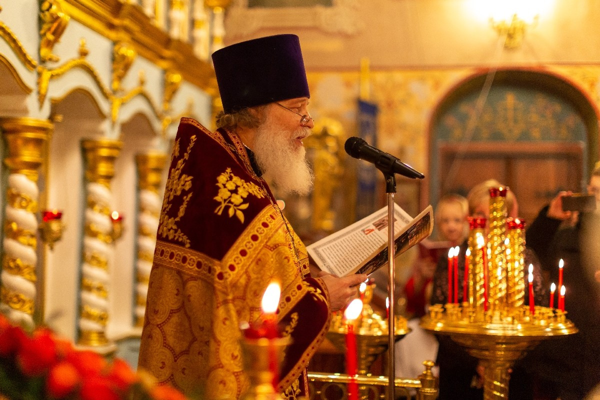 Пасха в Храме Успения Пресвятой Богородицы в Путинках (2 мая 2021 г.). Фотограф Наталья Угрюмова, г. Москва