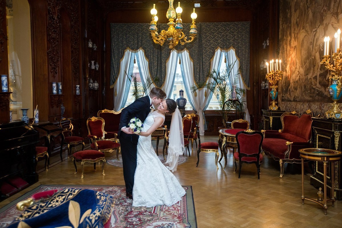 Свадебные съемки. Женский фотограф в Санк-Петербурге и Москве — фотосессия девушки в студии, портрет, фотосъемка