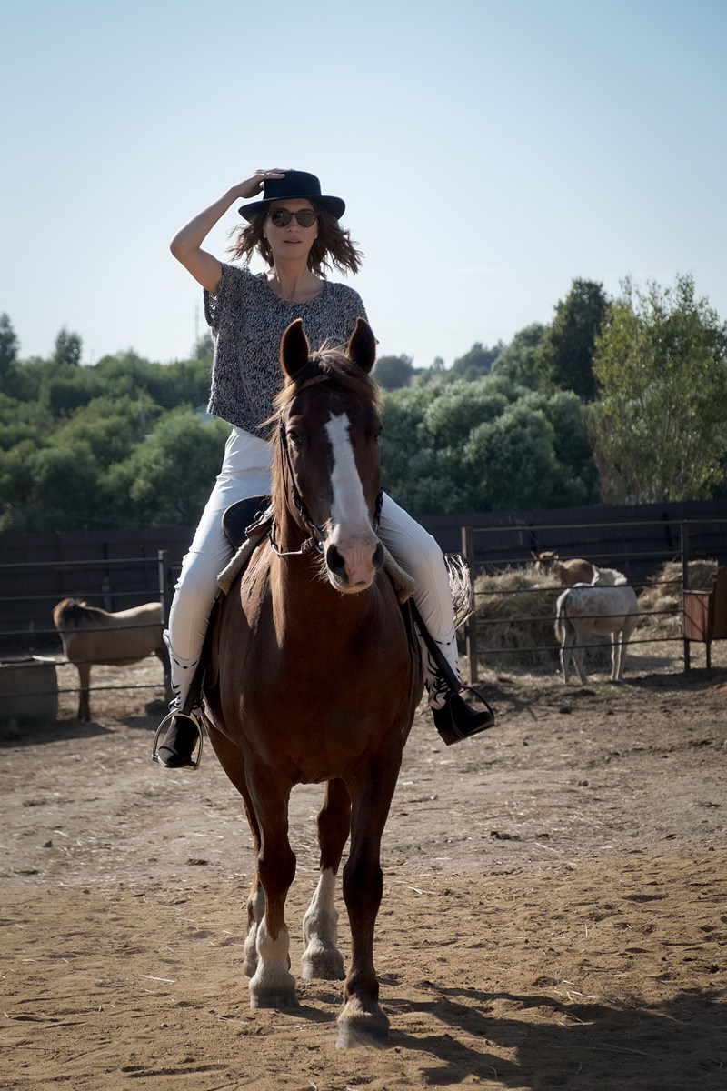 DEA (обувь). Эротико-драматический фотограф Маруся Скоробогатова