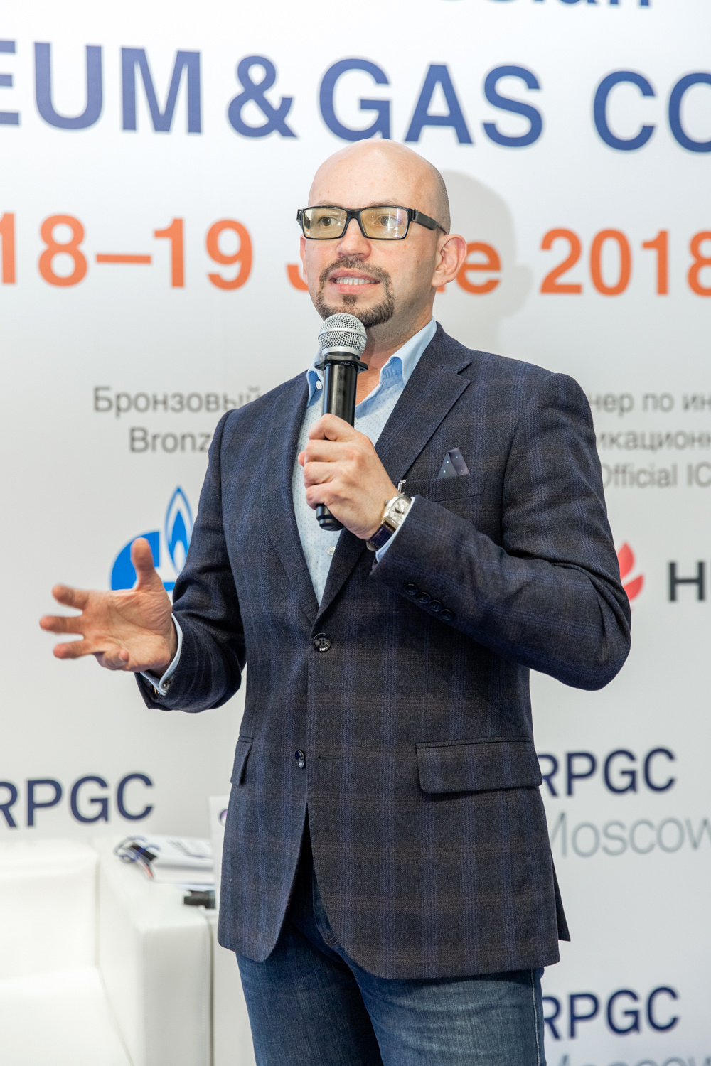 16-я Международная выставка нефтегазового оборудования и технологий MIOGE 2019. Свадебный репортажный фотограф в Москве