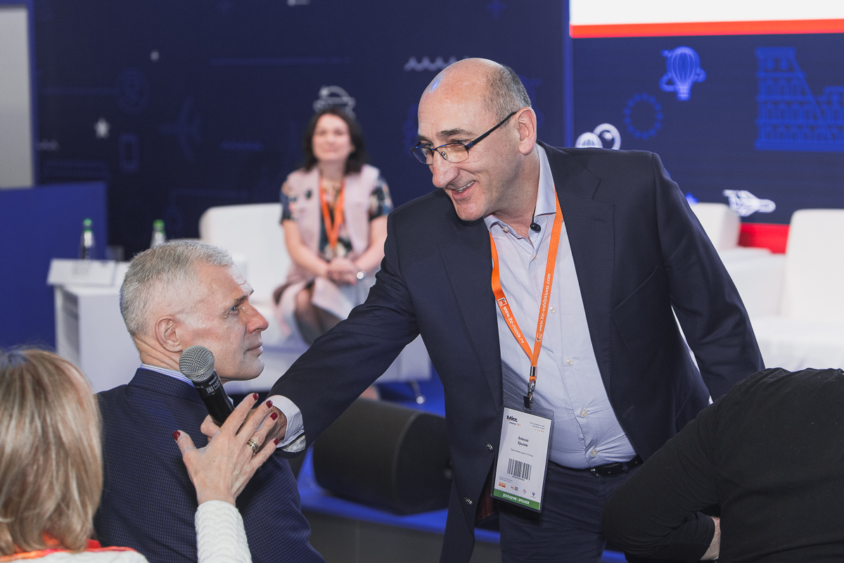 ЦВК Экспоцентр. Международная туристическая выставка. Свадебный репортажный фотограф в Москве