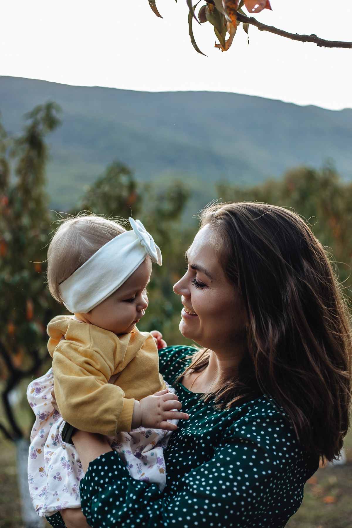 Иван, Ольга и Мира — в персиковом саду. Семейный фотограф Новороссийск, Анапа, Геленджик — Юлия Давыдова