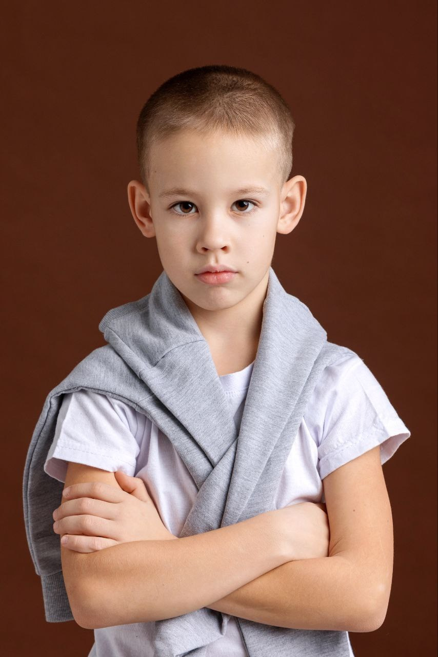 Иван — У. ТМ Продакшн — Съемка для маркетплейсов в Москве