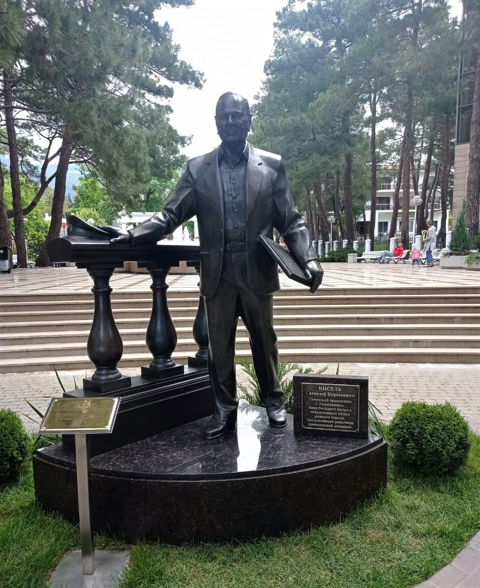 Городская скульптура. Sculptor and artist from Russia — Dmitry Vasilievich Lyndin