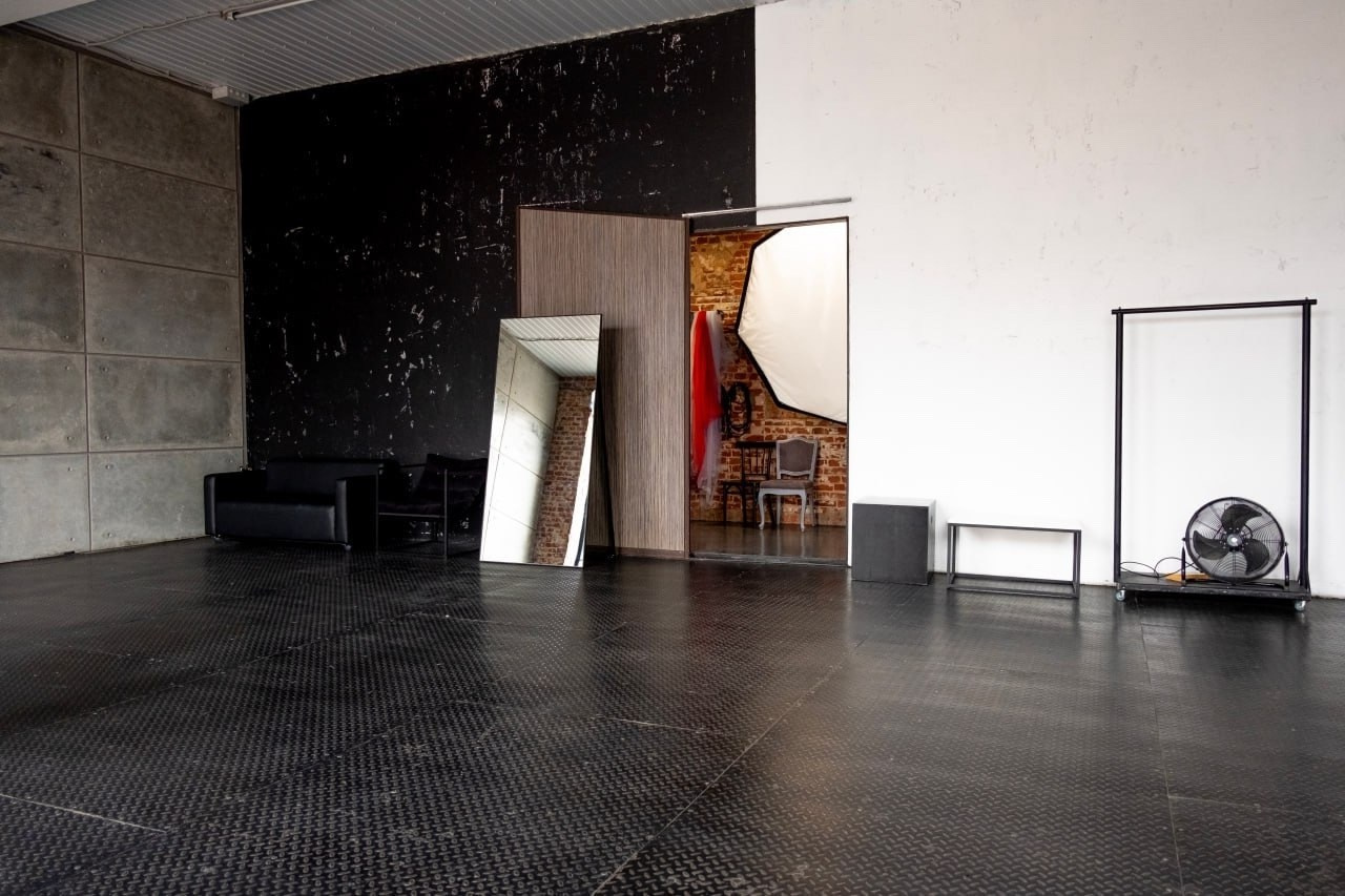 Фотостудия "Простор" зал «AVIOR». Свадебный фотограф в Ростове Александра Груздева