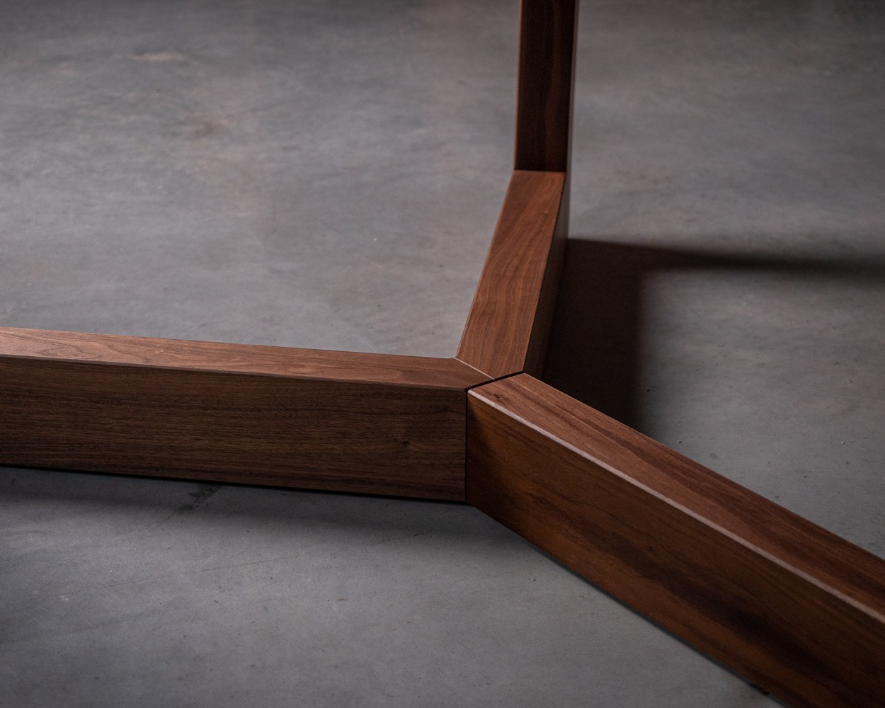 Обеденные столы. Klauzevits Workshop