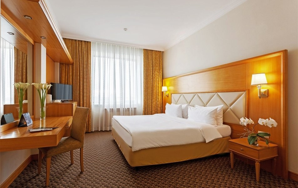 Свадебные сборы и фотосессия в отеле Милан. Свадебный фотограф Москва — Сергей и Татьяна