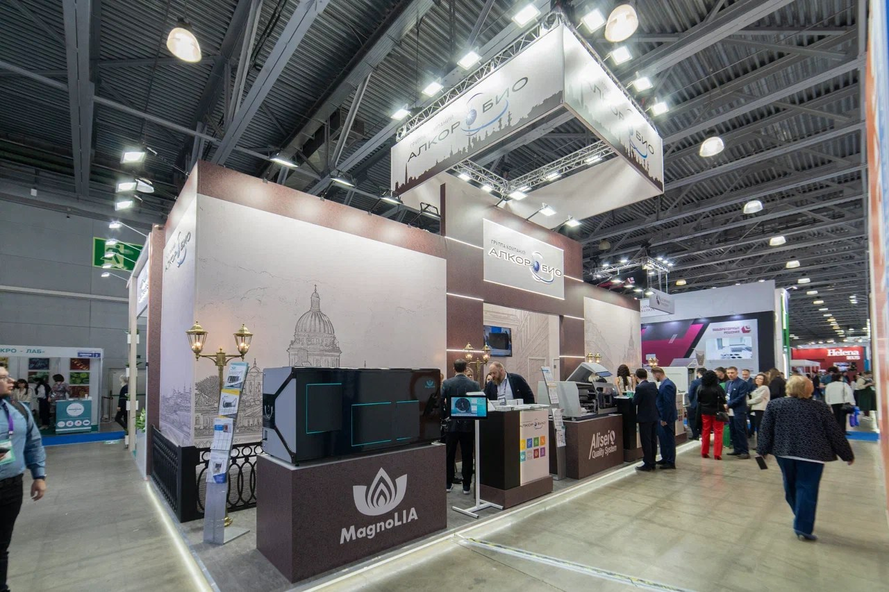 Выставочные стенды. Профессиональный портретный фотограф в Москве Владимир Глаголев