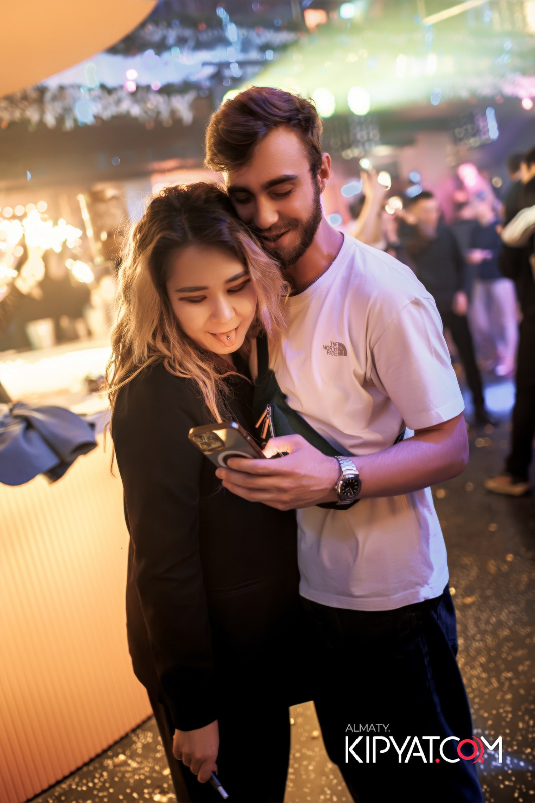 SANTA BARBARA — ПИТ ДЖЕЙСОН (ГР. ПРЕМЬЕР-МИНИСТР) И ИЛЬЯ ЗУДИН (ГР. ДИНАМИТ) НА ПРЕДНОВОГОДНЕЙ ВЕЧЕРИНКЕ. КИПЯТКОМ АЛМАТЫ!