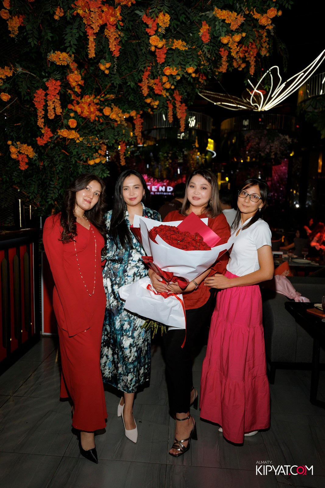 FRIENDS BAR & TERRACE. КИПЯТКОМ АЛМАТЫ! Фотосъемка мероприятий в Алматы