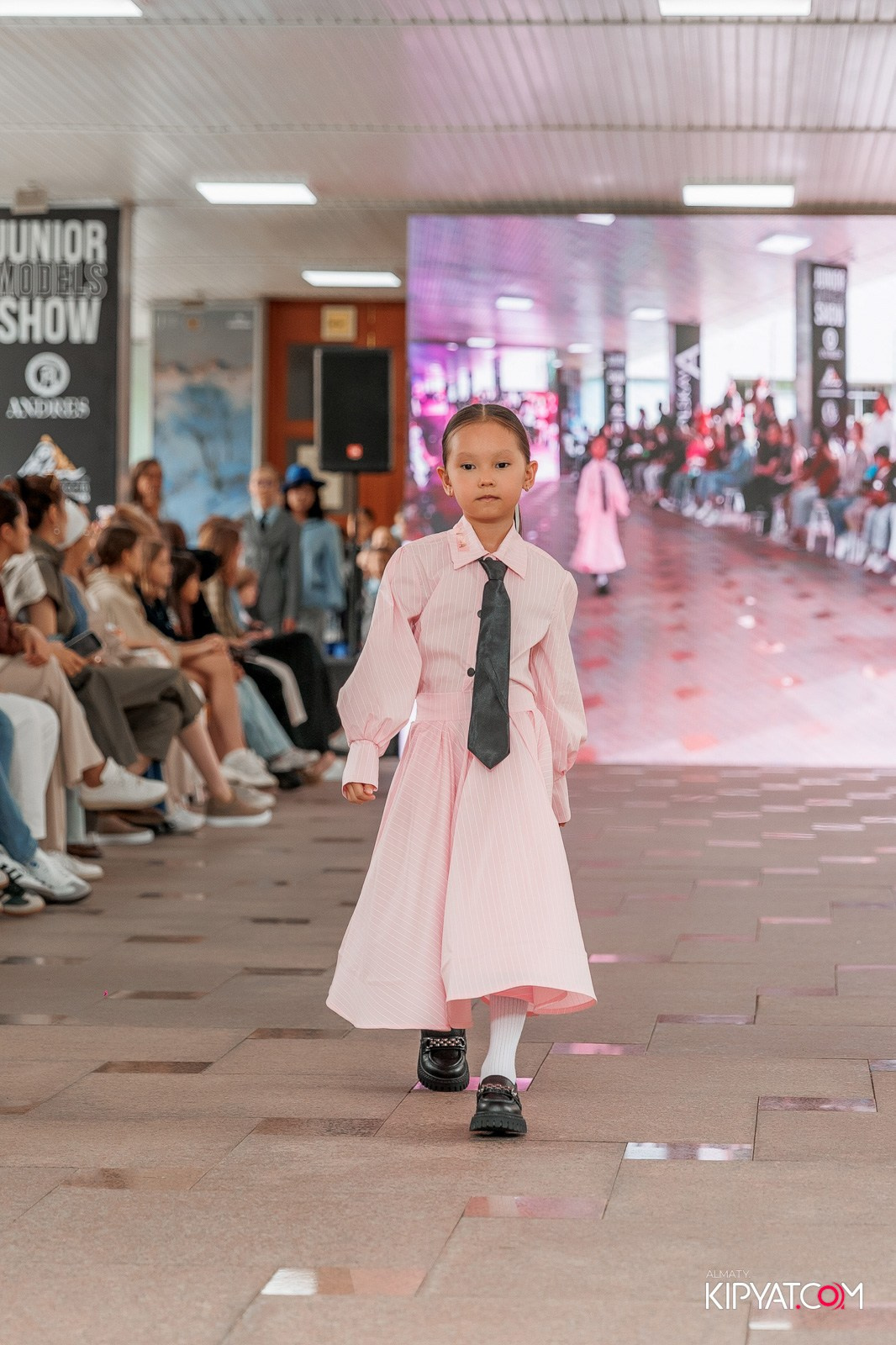 JUNIOR FASHION SHOW. КИПЯТКОМ АЛМАТЫ!