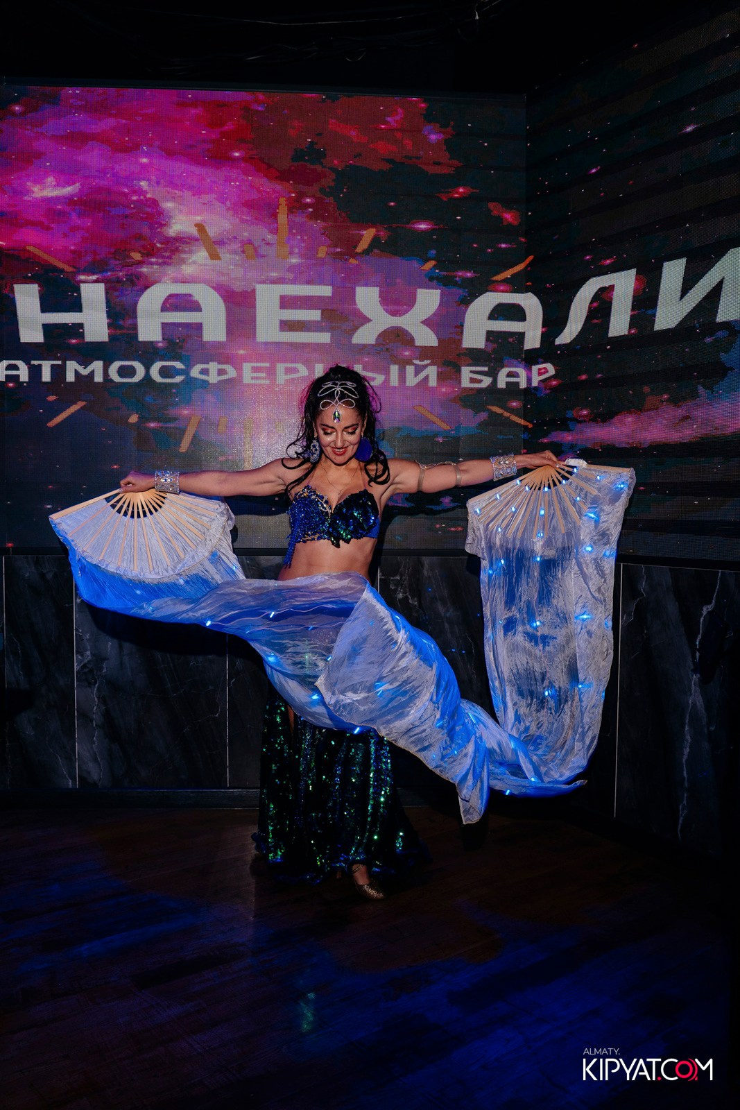 БАР ПАНАЕХАЛИ НА ТОЛЕ БИ. КИПЯТКОМ АЛМАТЫ!