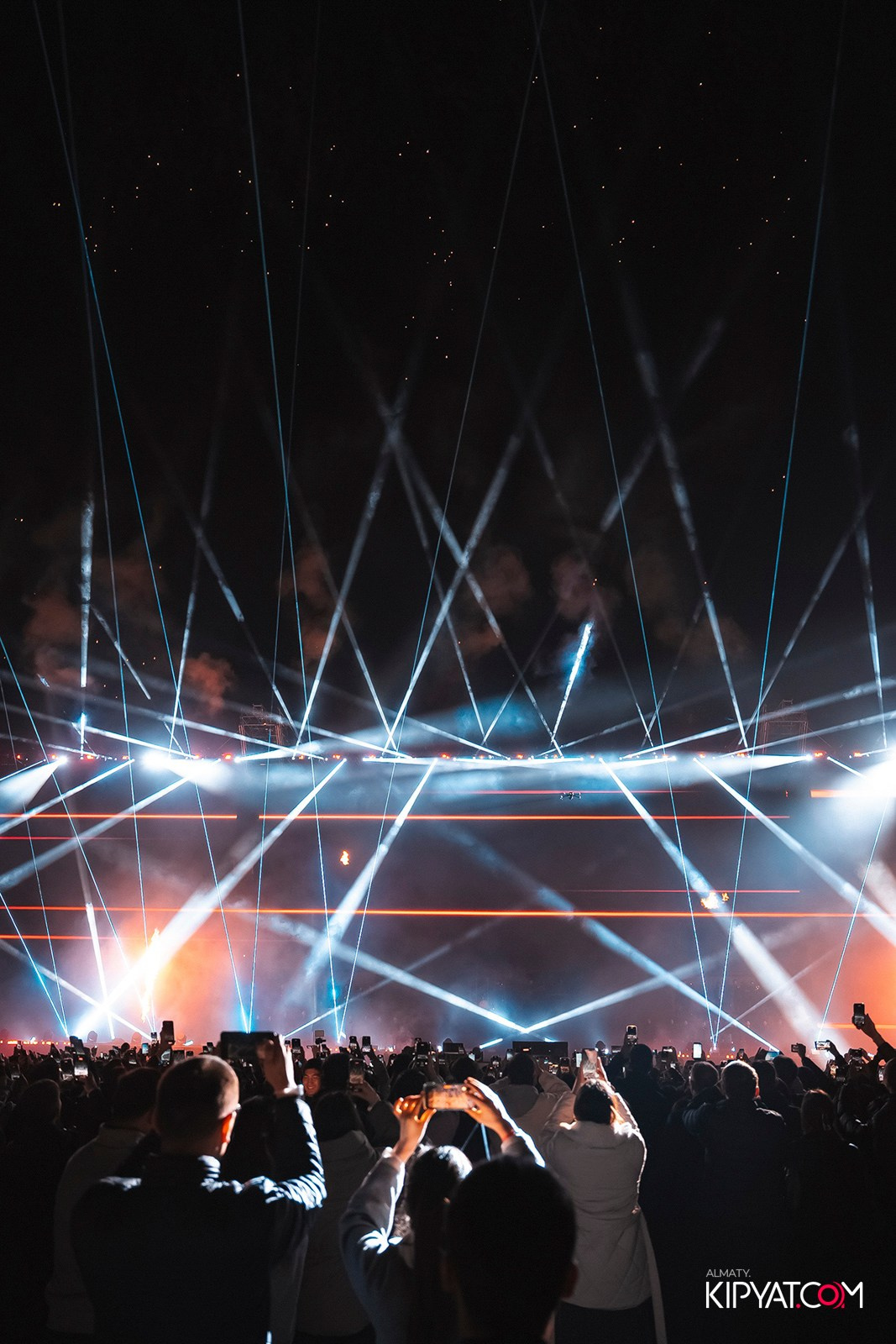 КОНЦЕРТ МИРАСА ЖУГУНУСОВА НА ЦЕНТРАЛЬНОМ СТАДИОНЕ. КИПЯТКОМ АЛМАТЫ!