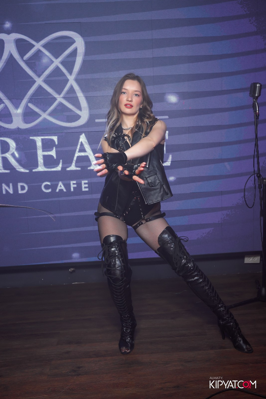 LAUREATE KARAOKE HALL. КИПЯТКОМ АЛМАТЫ!