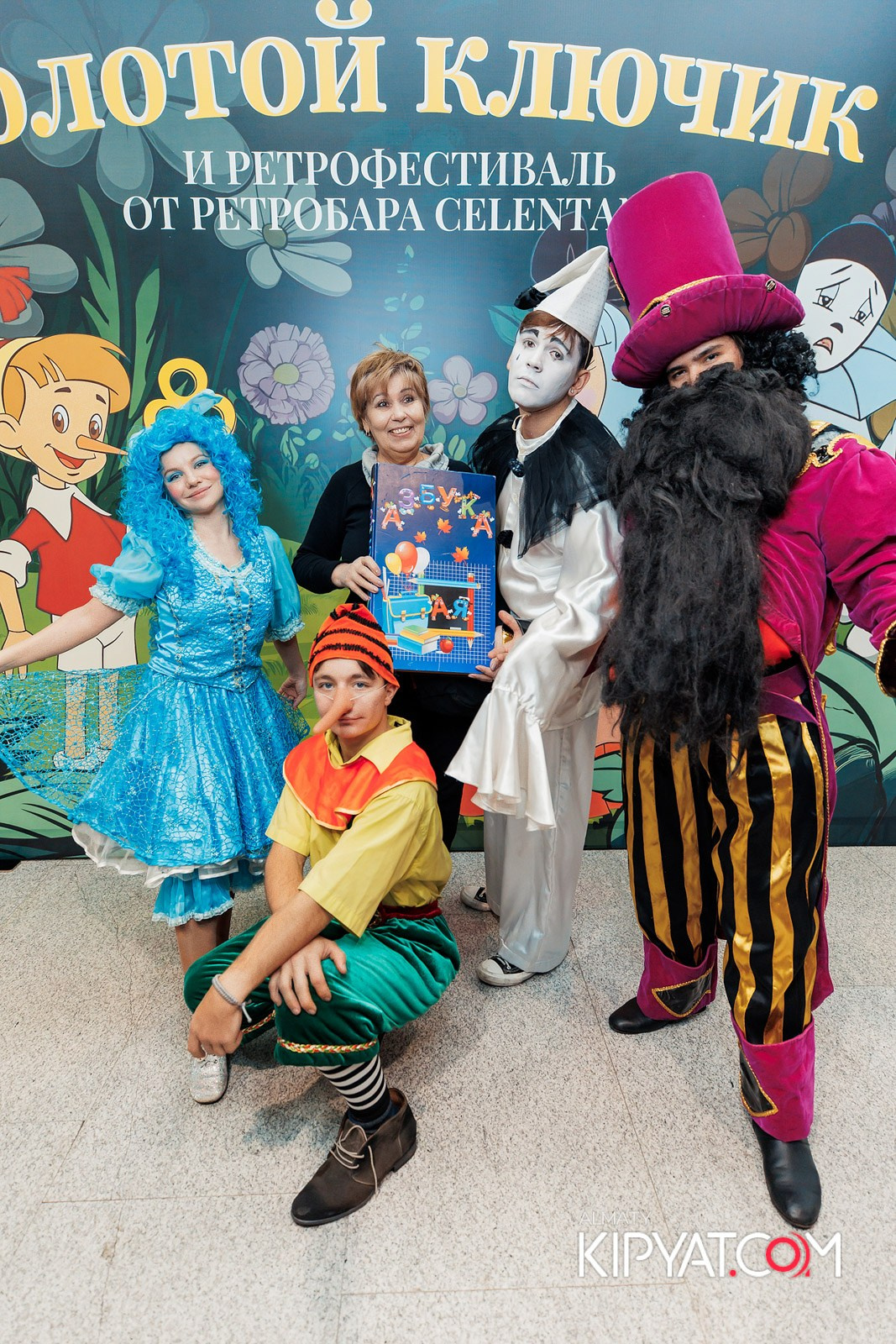 ЗОЛОТОЙ КЛЮЧИК И РЕТРОФЕСТИВАЛЬ ОТ РЕСТОБАРА CELENTANO. КИПЯТКОМ АЛМАТЫ!