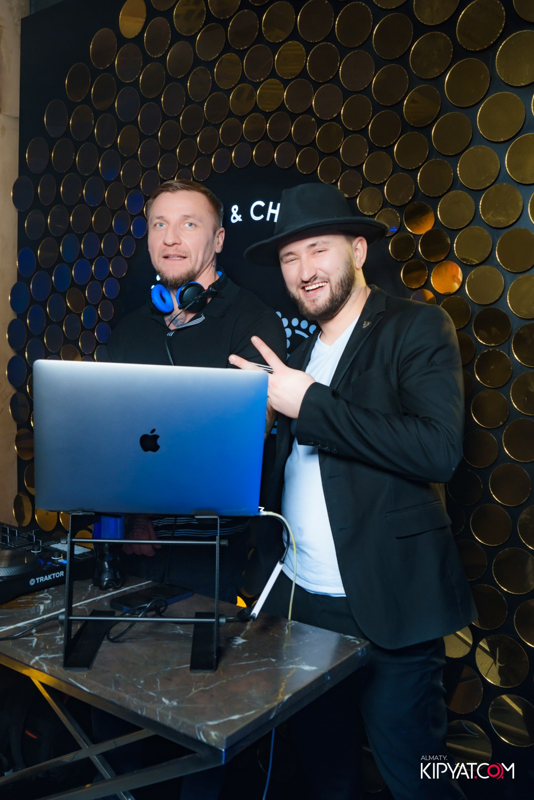 LAUREATE KARAOKE HALL. КИПЯТКОМ АЛМАТЫ!