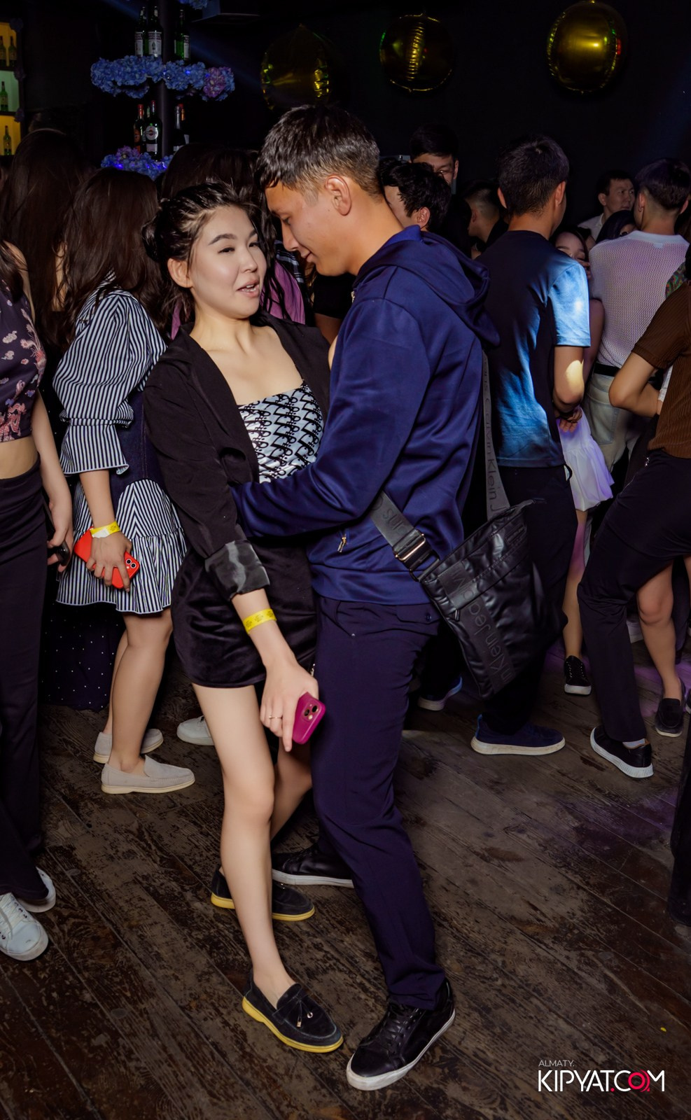 UYAT EMES BAR. КИПЯТКОМ АЛМАТЫ!