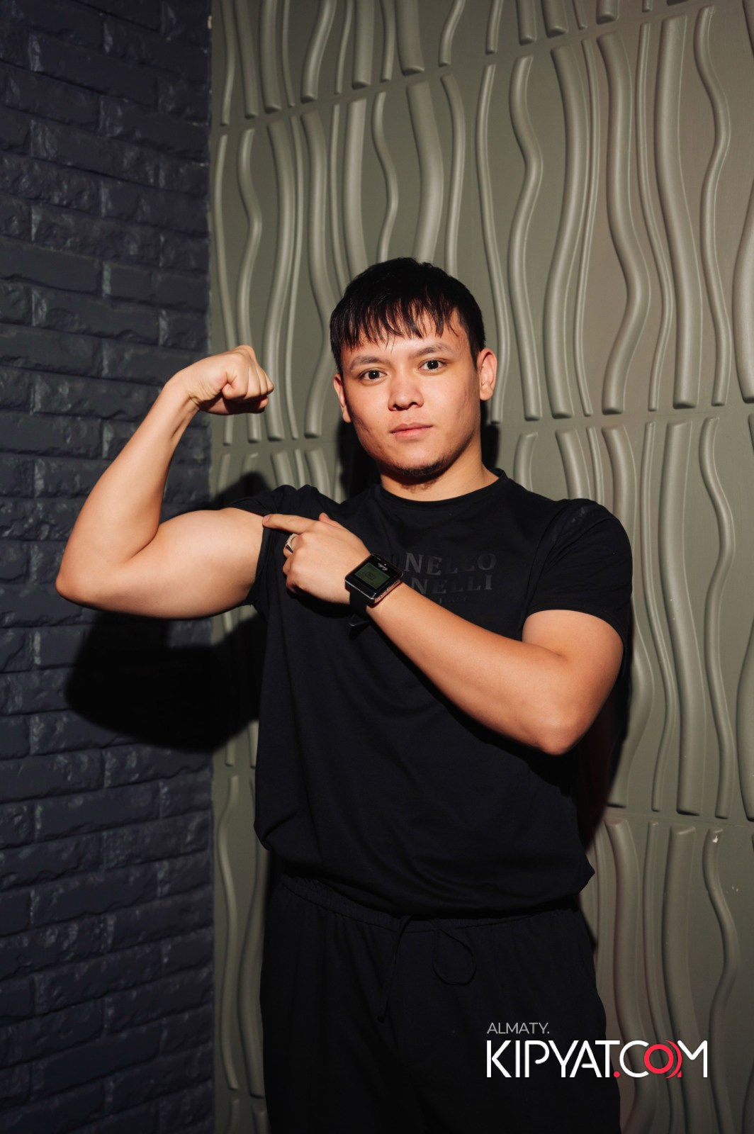 ПАНАЕХАЛИ БАР НА ТОЛЕ БИ. КИПЯТКОМ АЛМАТЫ!