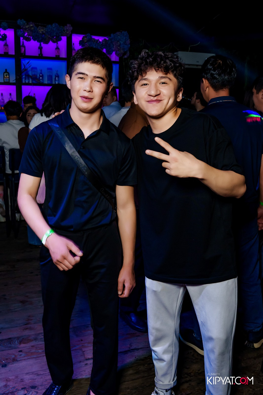 UYAT EMES BAR. КИПЯТКОМ АЛМАТЫ!