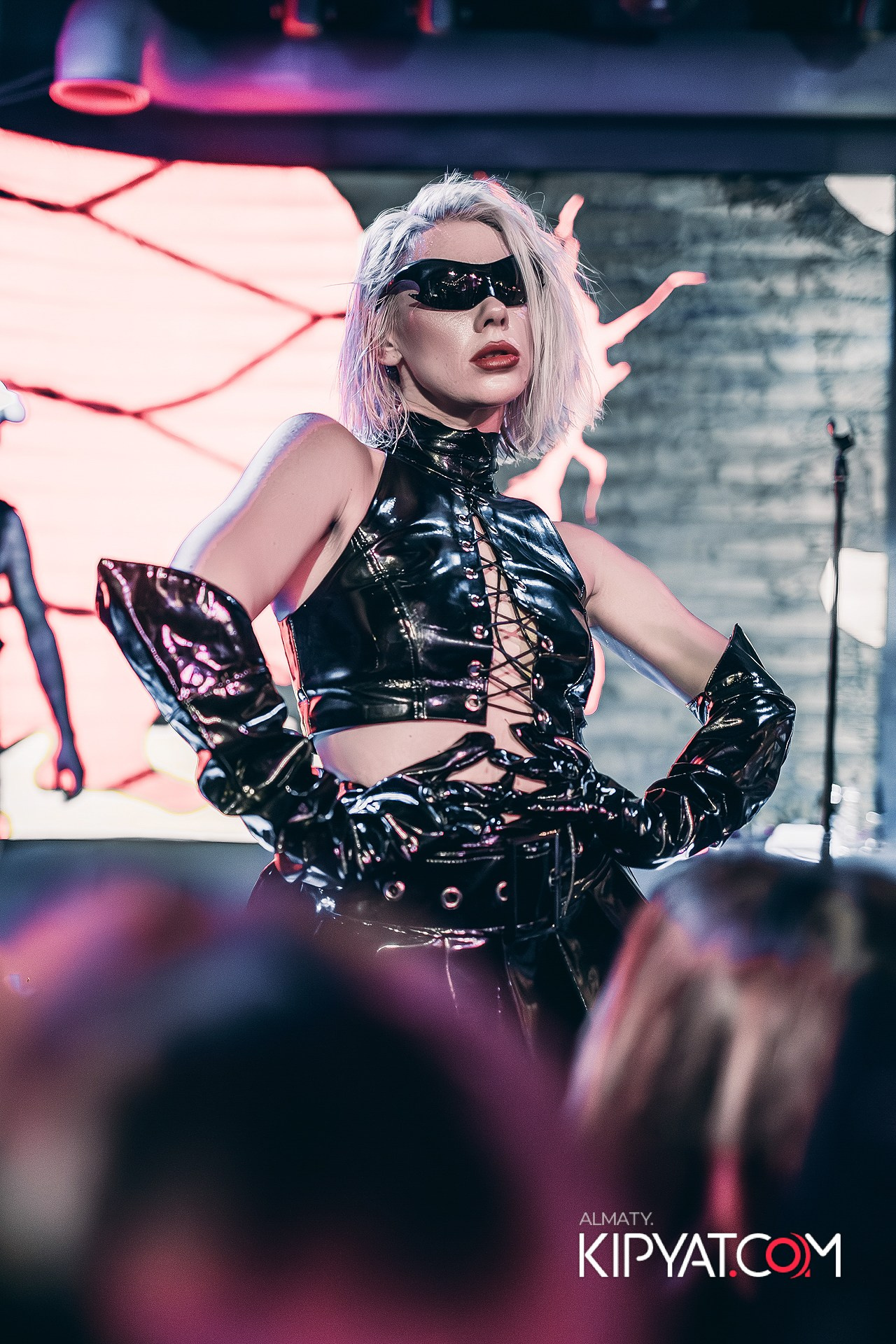 QUEST PISTOLS В РЕСТОРАНЕ NINO. КИПЯТКОМ АЛМАТЫ!