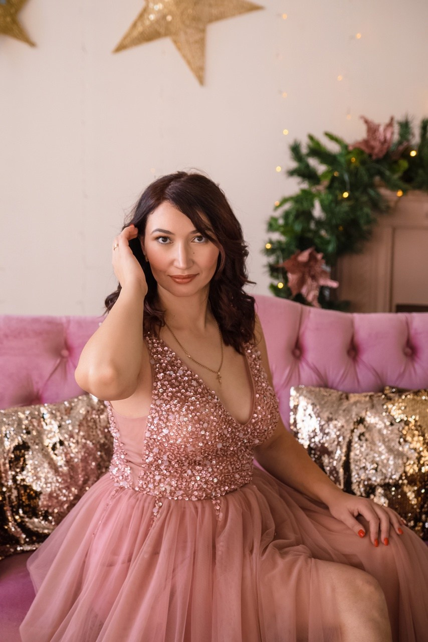 Платья для девушек размер 48-52. Фотостудия Малина в городе Улан-Удэ. Фотограф Ирина Жарникова