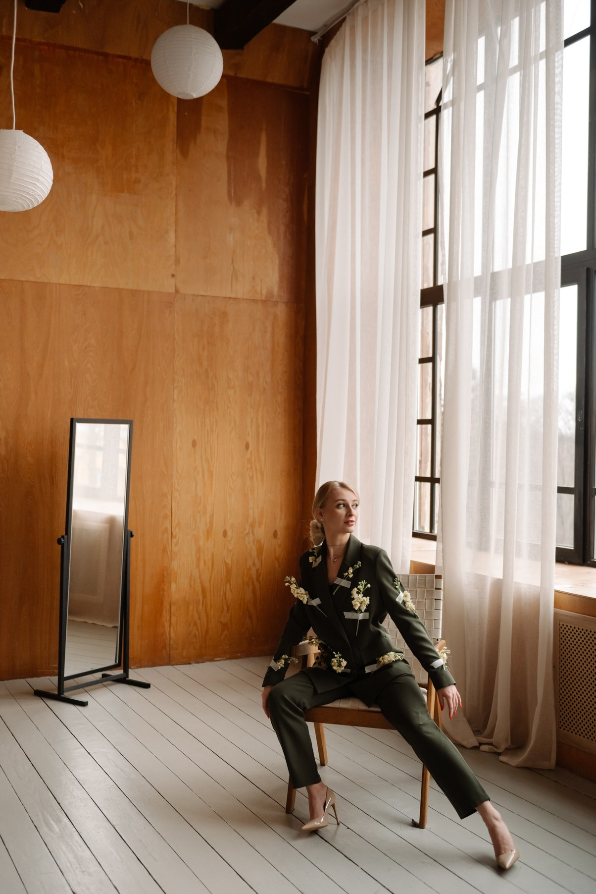 Индивидуальная. Деловой образ с цветами. Свадебный и сеейный фотограф в Санкт-Петербурге Елена Худякова