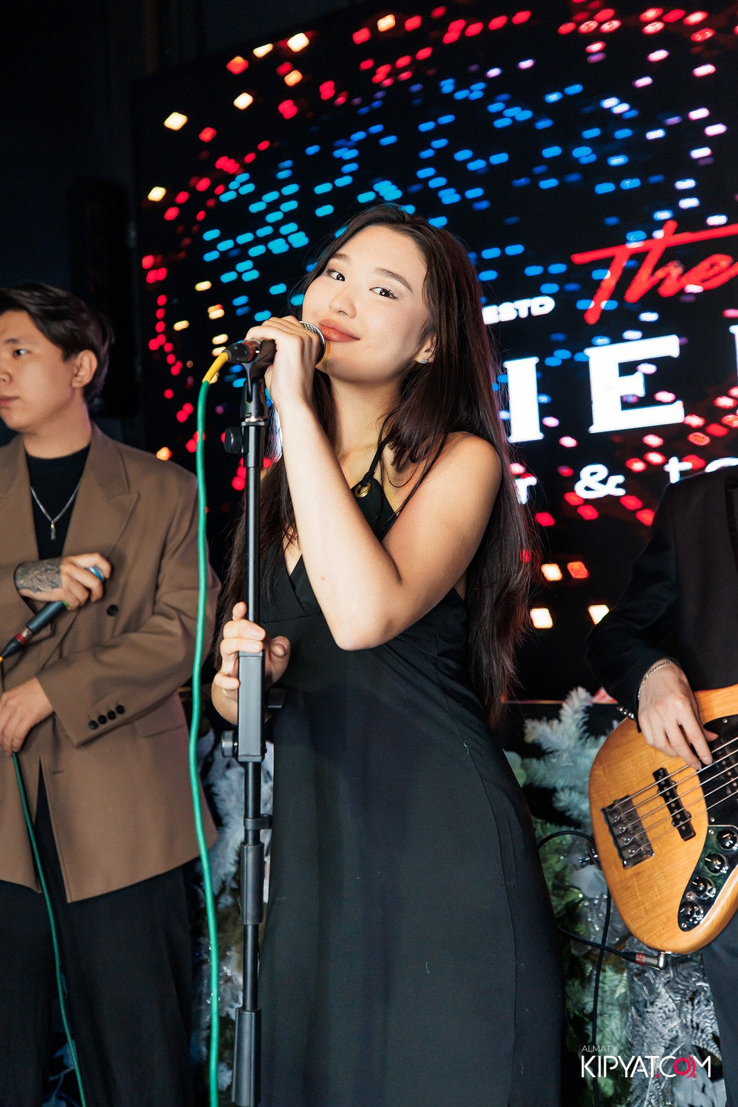 FRIENDS BAR & TERRACE. КИПЯТКОМ АЛМАТЫ!