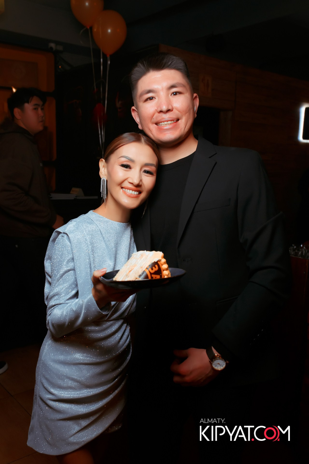 ШИШКА LOUNGE НА ЖИБЕК ЖОЛЫ. КИПЯТКОМ АЛМАТЫ!