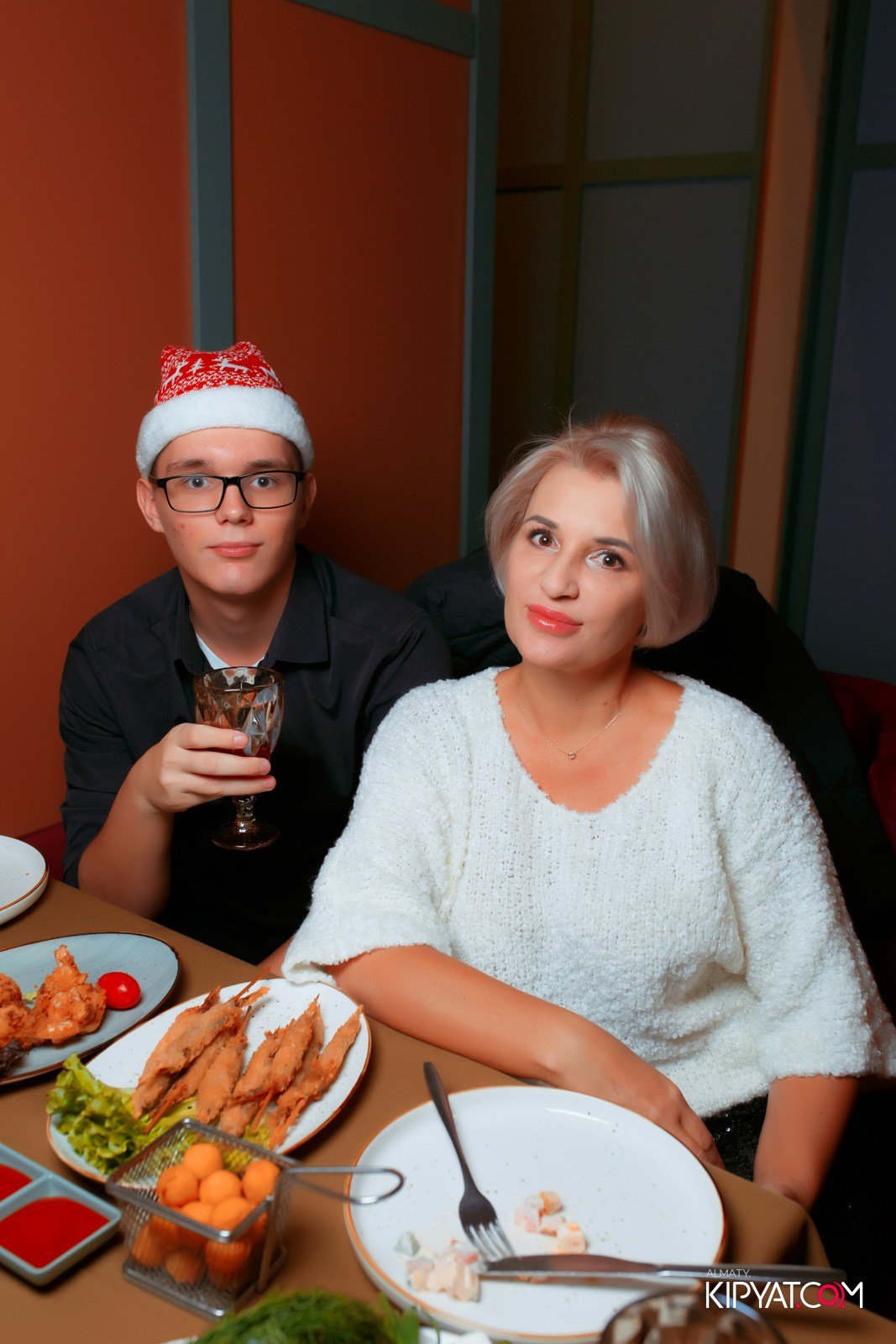 ГРУЗИНСКИЙ ДВОР НА КАБАНБАЙ БАТЫРА. КИПЯТКОМ АЛМАТЫ!