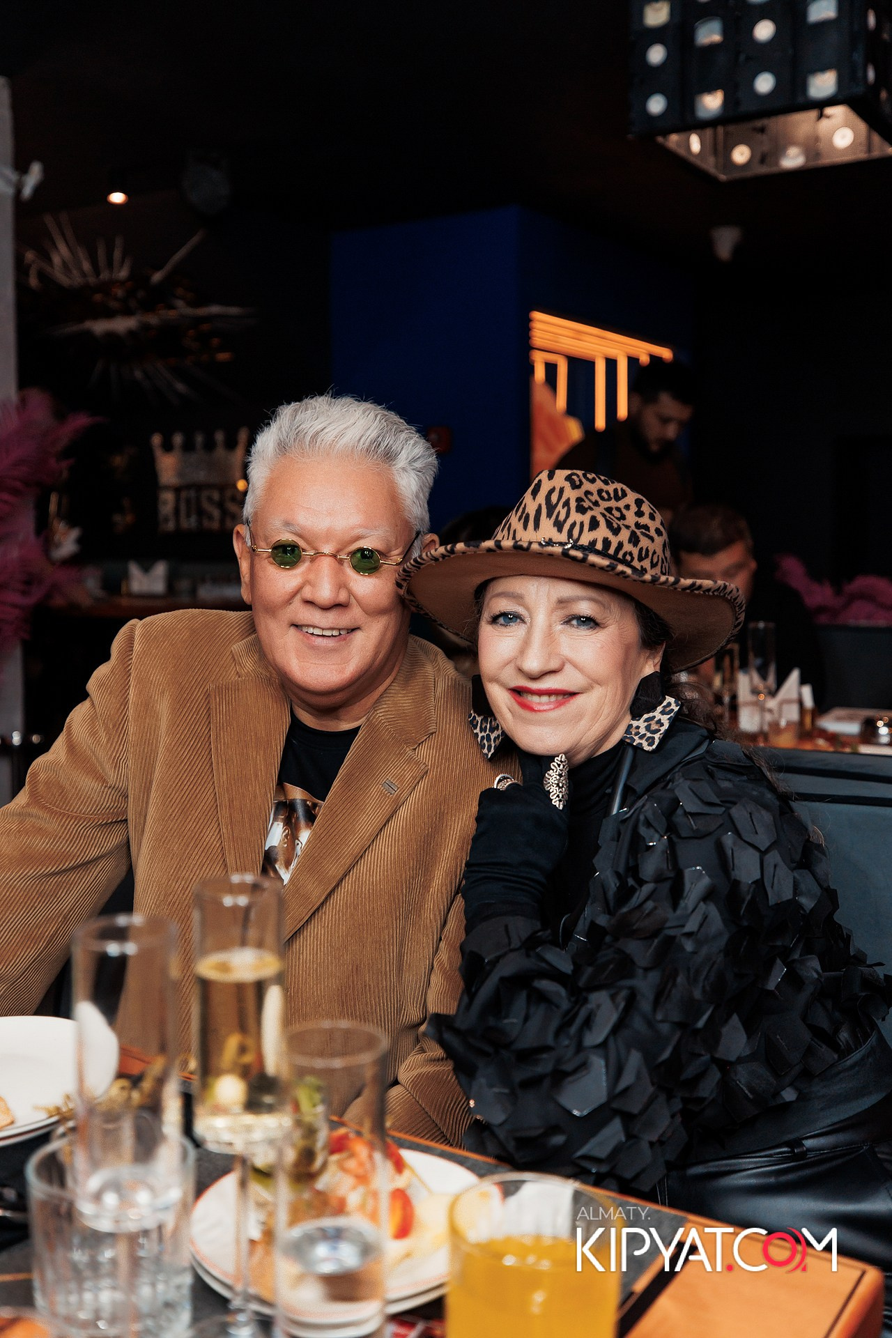 ПРЕЗЕНТАЦИЯ КНИГИ ВИКТОРА ЕЛИСЕЕВА. КИПЯТКОМ АЛМАТЫ!