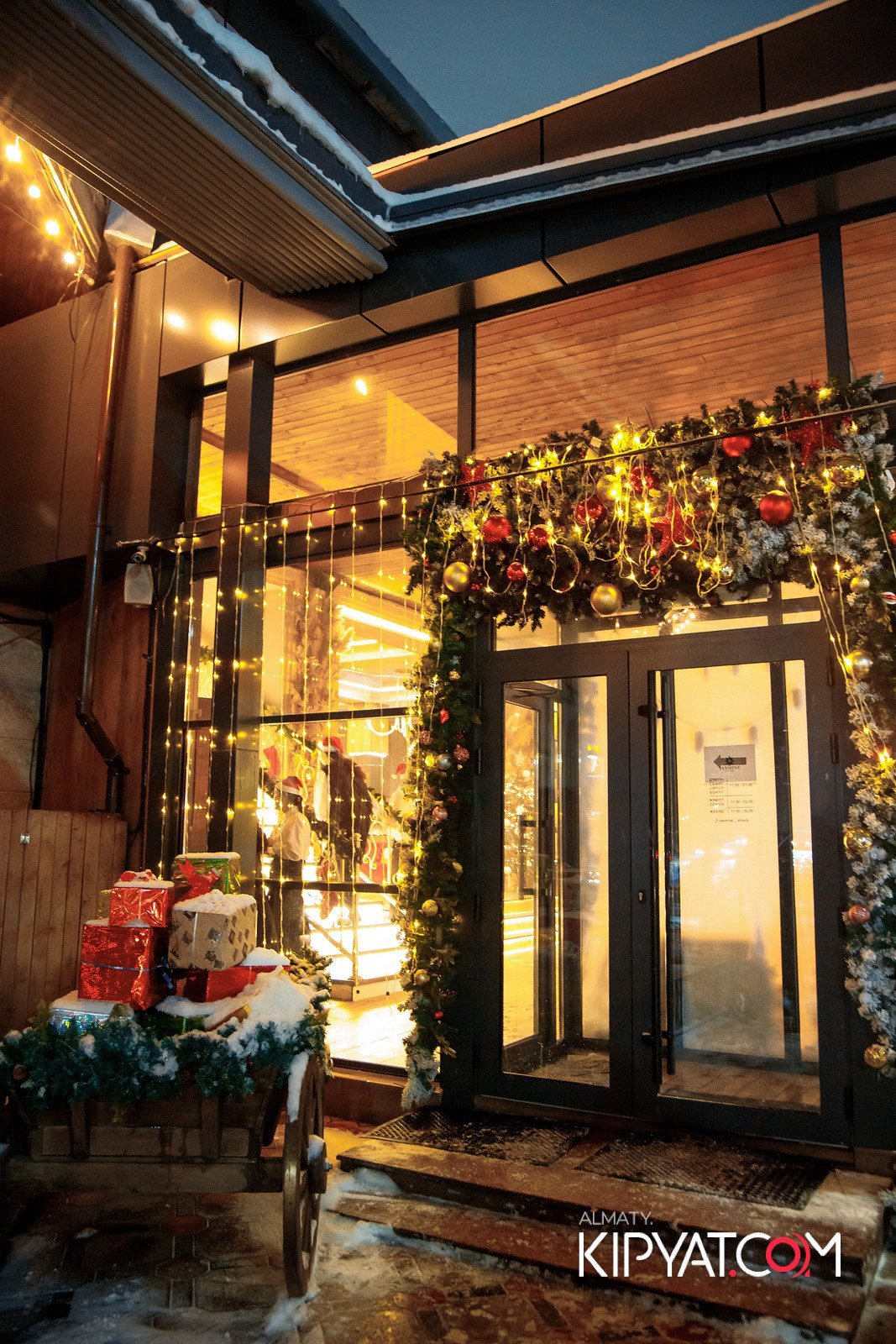 КАФЕ ЖАСМИН НА ЯССАУИ. КИПЯТКОМ АЛМАТЫ!