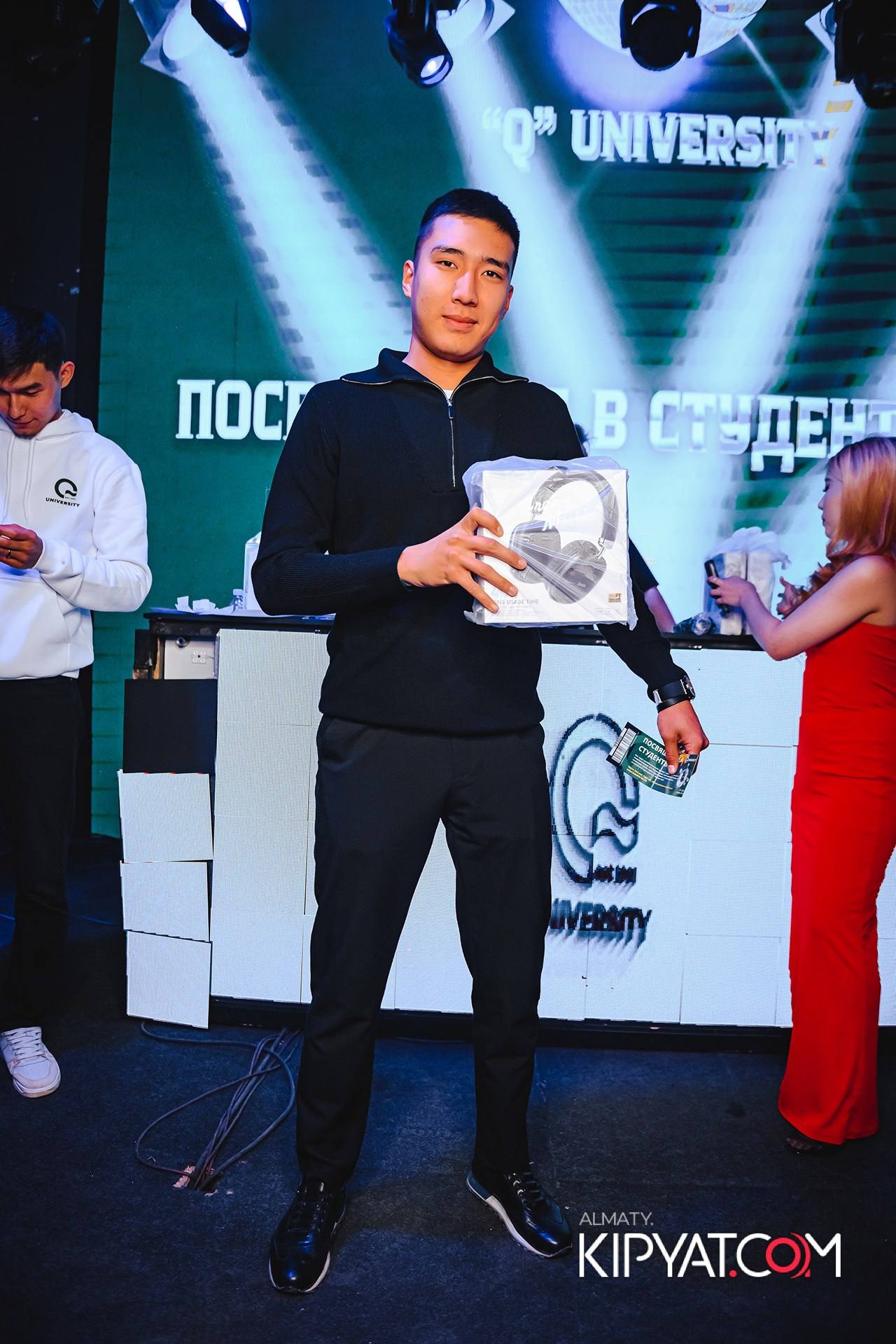 ПОСВЯЩЕНИЕ В СТУДЕНТЫ ''Q'' UNIVERSITY. КИПЯТКОМ АЛМАТЫ!