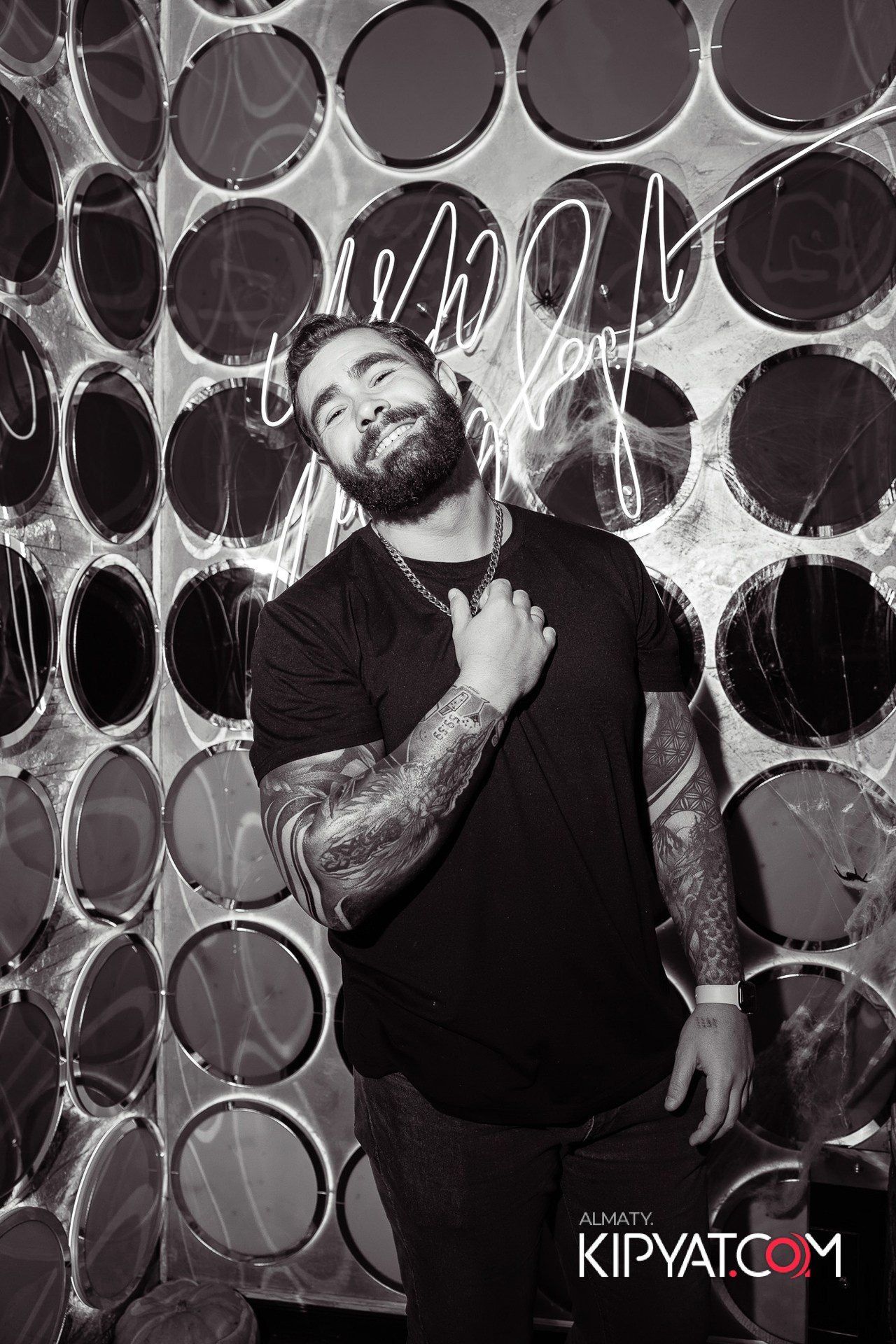 УХО И МЕДВЕДЬ НА ГАГАРИНА. КИПЯТКОМ АЛМАТЫ!