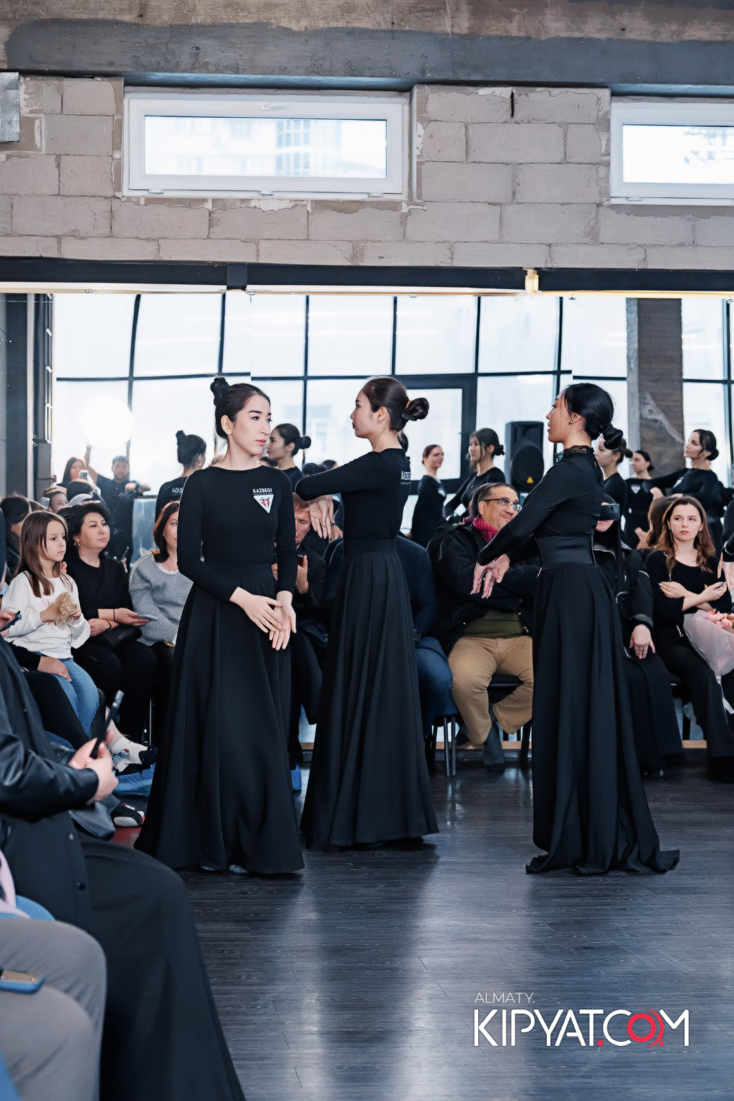 BLOCKBUSTER ТАНЦЕВАЛЬНАЯ АКАДЕМИЯ. КИПЯТКОМ АЛМАТЫ!