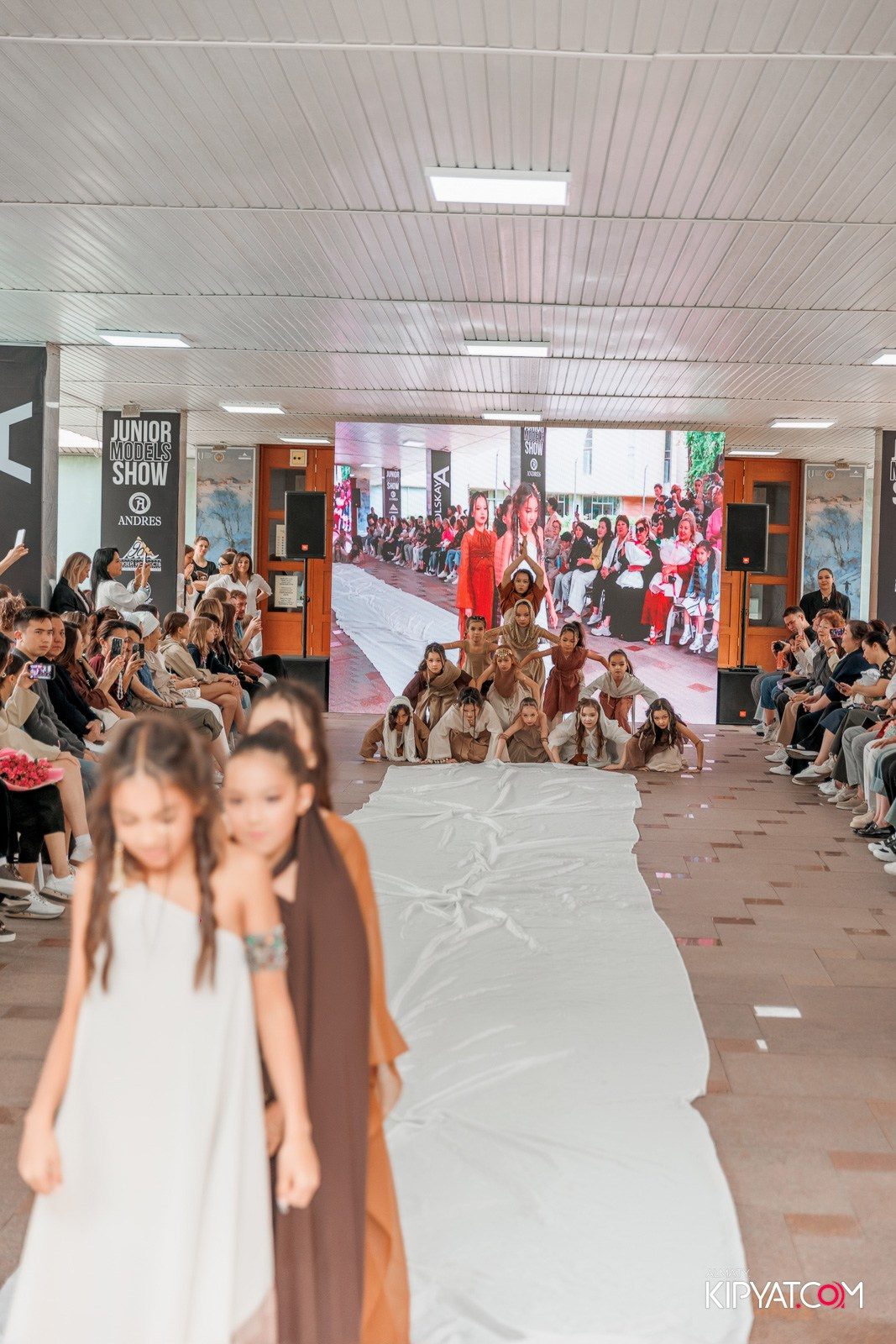JUNIOR FASHION SHOW. КИПЯТКОМ АЛМАТЫ!