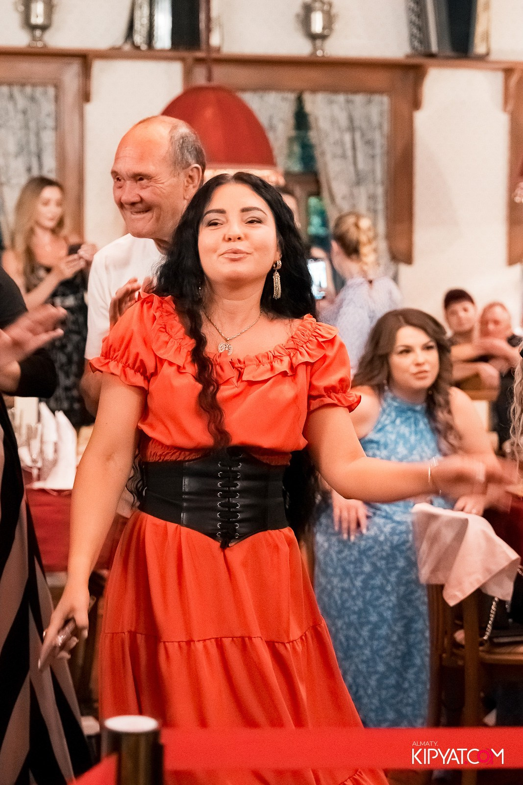 РЕСТОРАН МАРЬИНА РОЩА. КИПЯТКОМ АЛМАТЫ!