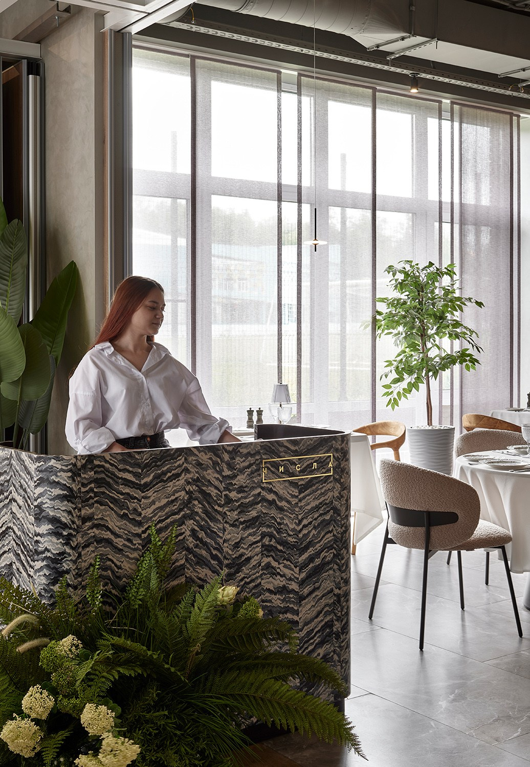 Ресторан «ЧИСЛА». Дизайнер интерьера Ксюша Шакирова, создание дизайн проектов под ключ