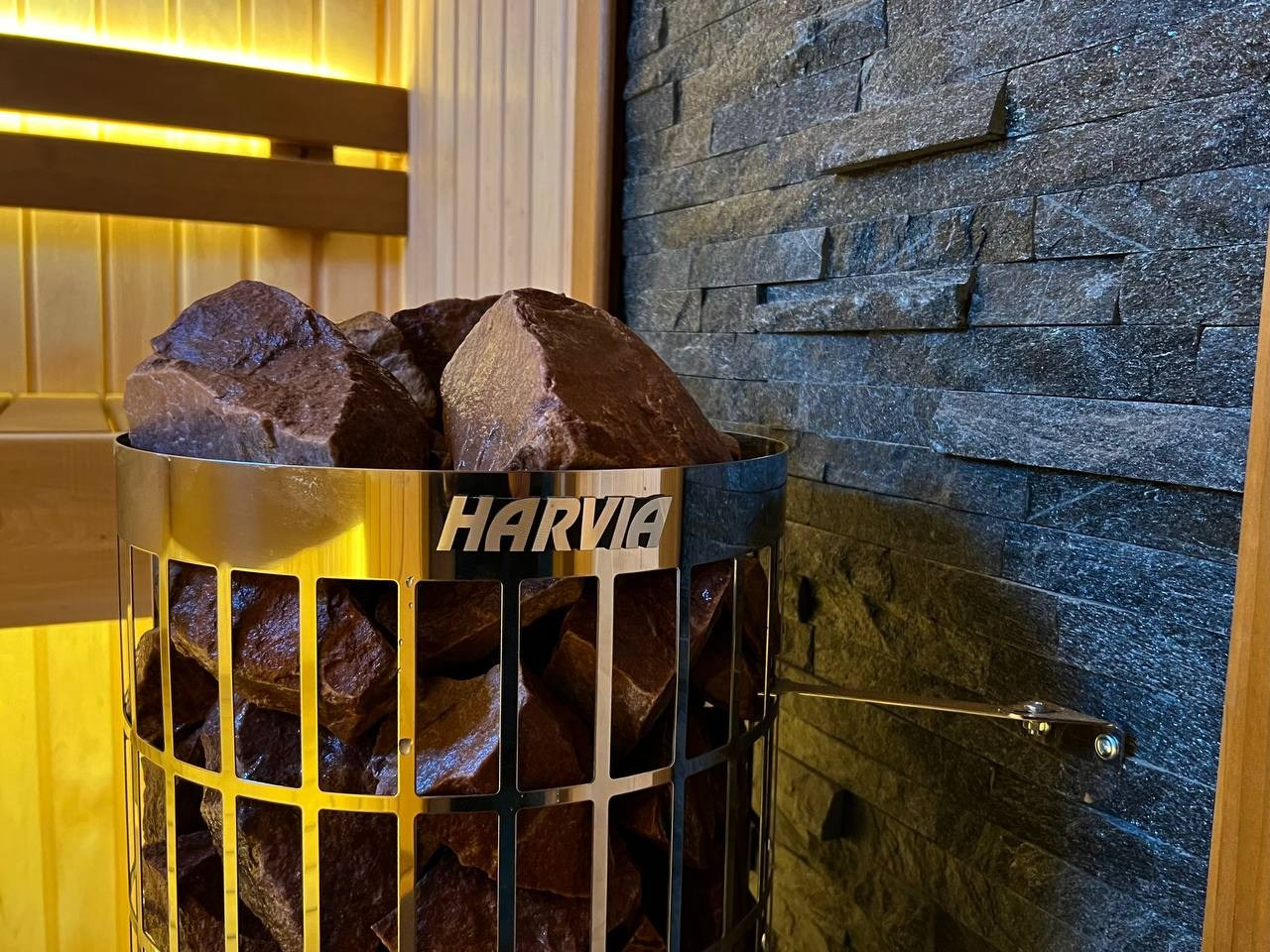 Сауна в Симагино в стиле STM: ольха и термоольха, парящие полки и максимум комфорта в компактном пространстве. SaunaTopMasters