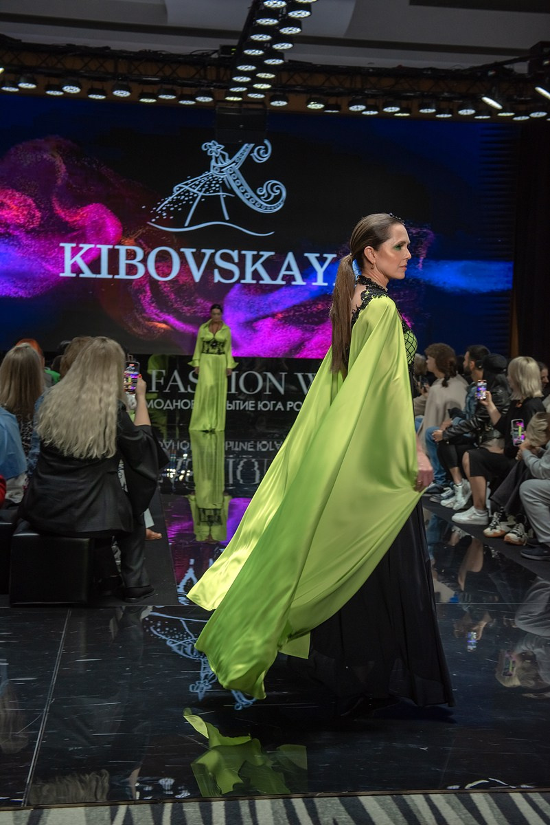 SochiFashionWeek2024 дизайнер Кибовская. Семейный и коммерческий фотограф в Сочи Александр Бодунов
