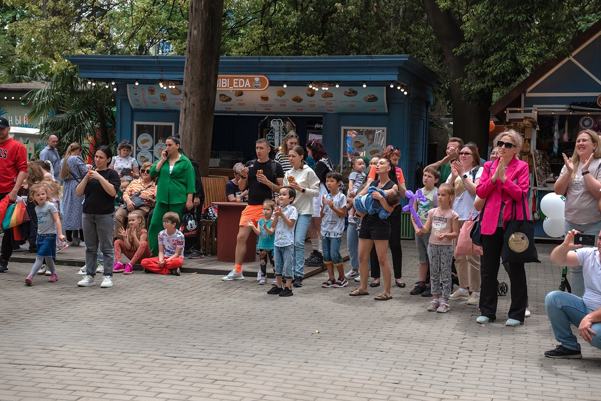 Парк Ривьера дефиле HAPPYkids. Семейный и коммерческий фотограф в Сочи Александр Бодунов