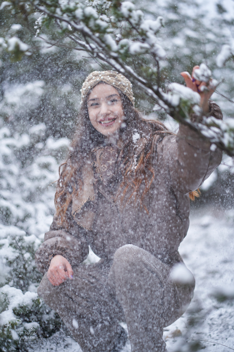 Снежная фотосессия в Крыму. Портретный и свадебный фотограф в Крыму Аввакумов Максим