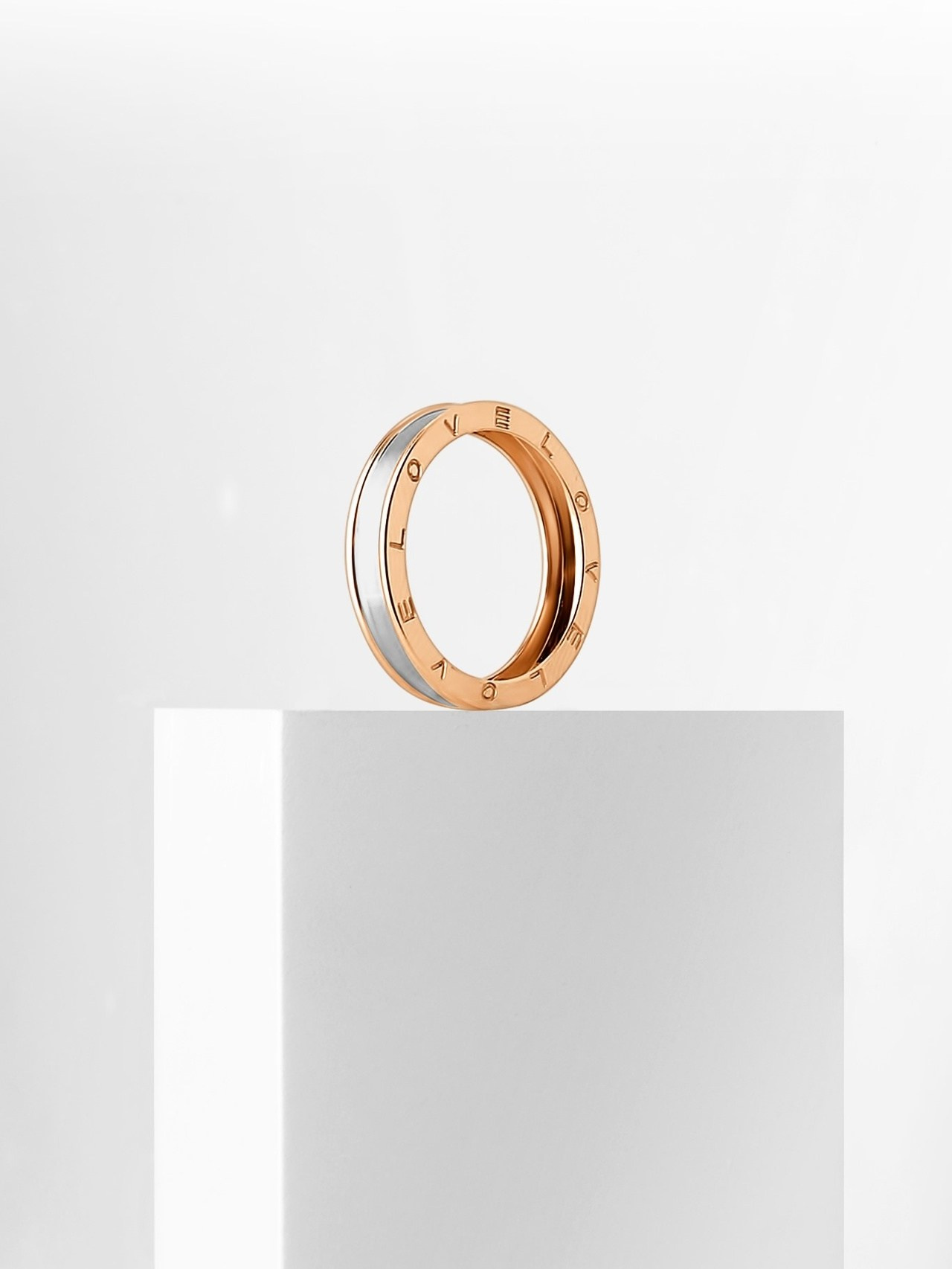 Фотограф ювелирных изделий в Кирове. Предметный фотограф Киров. Съемка для маркетплейсов