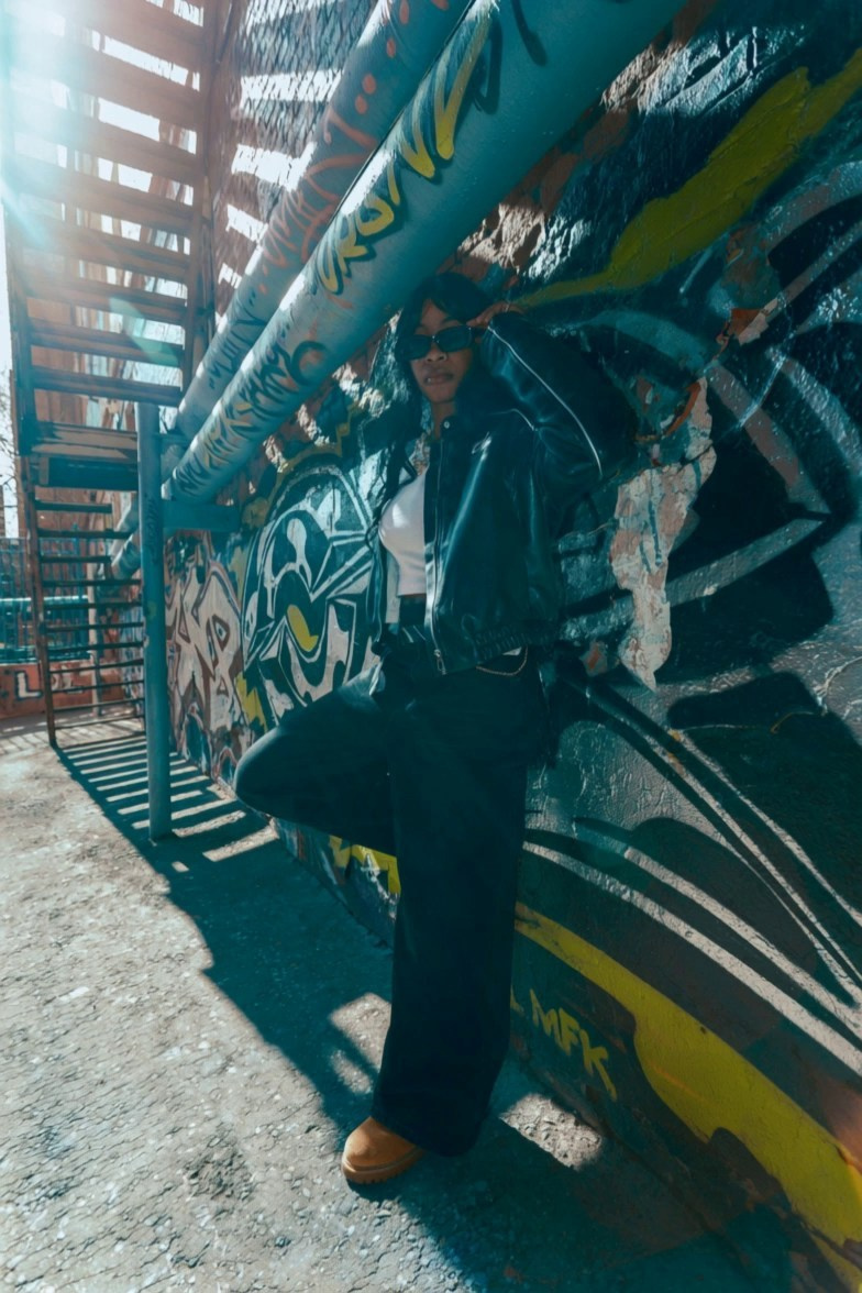 Стрит видео съемка и фотосессия в стиле Нью-Йорка в Москве. Видеосъемка свадеб и лавстори, студийная съемка, видеопортреты, фешн-съемки в Москве и МО