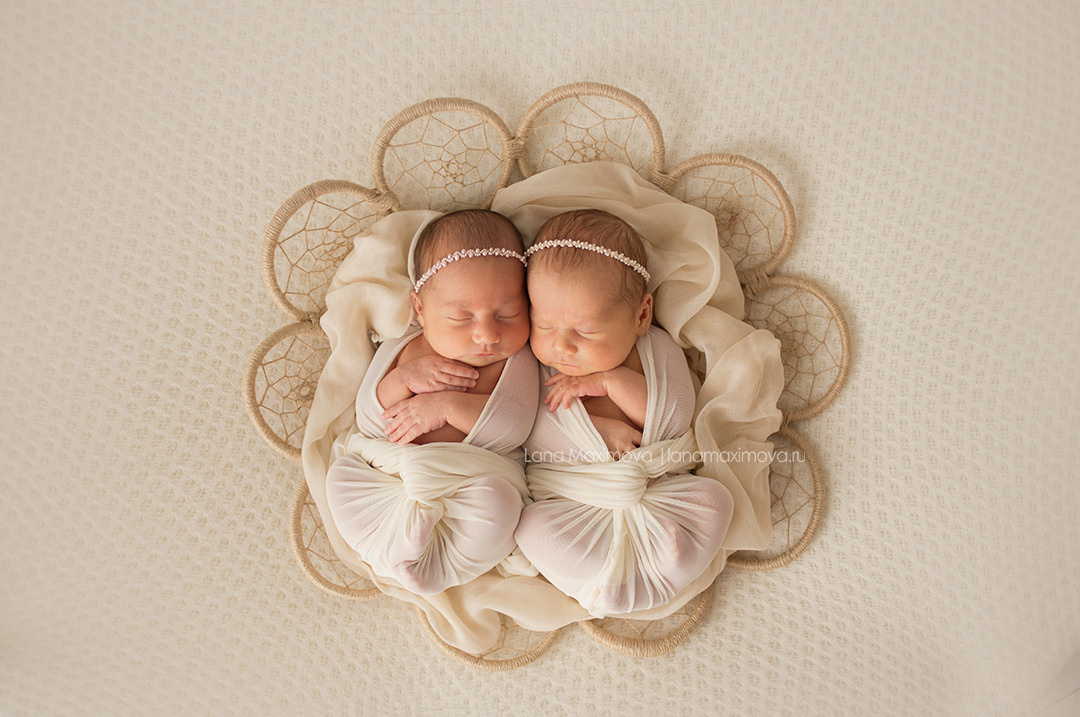 Фотосессия новорождённого. Фотограф новорождённых малышей и детский фотограф В Казани Лана Максим
