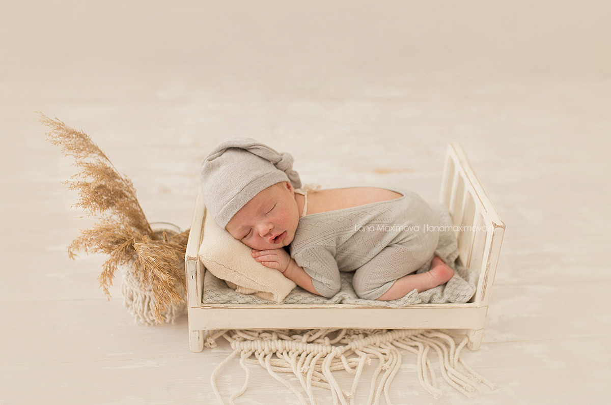 Фотосессия новорождённого. Фотограф новорождённых малышей и детский фотограф В Казани Лана Максим