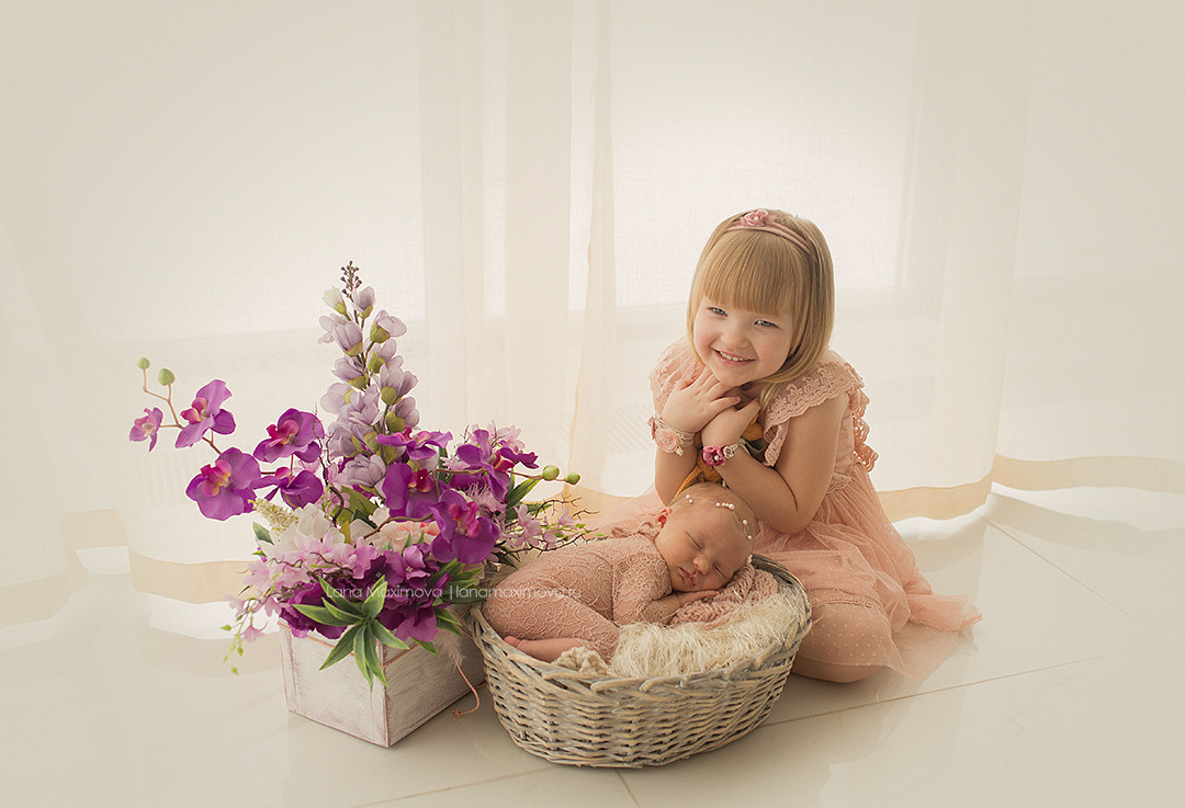 Детская фотосессия старшие и младшие дети. Фотограф новорождённых малышей и детский фотограф В Казани Лана Максим