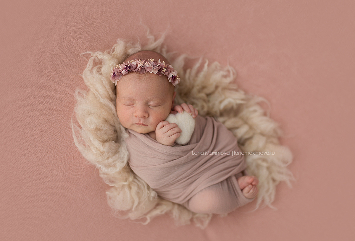 Фотосессия новорождённого. Фотограф новорождённых малышей и детский фотограф В Казани Лана Максим