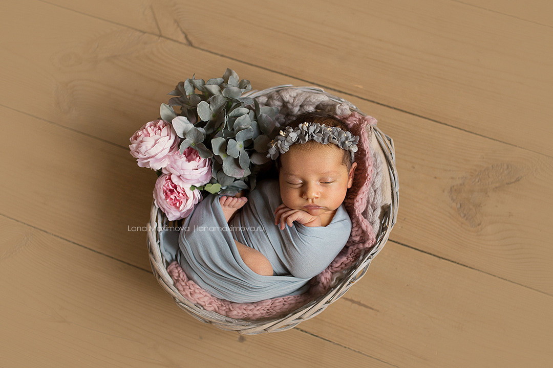 Фотосессия новорождённого. Фотограф новорождённых малышей и детский фотограф В Казани Лана Максим