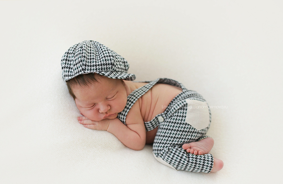 Фотосессия новорождённого. Фотограф новорождённых малышей и детский фотограф В Казани Лана Максим