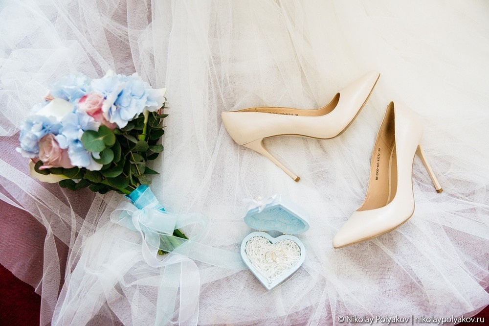 Свадьба в шатре Голицын клуб. Флорист Маргарита Гладкова